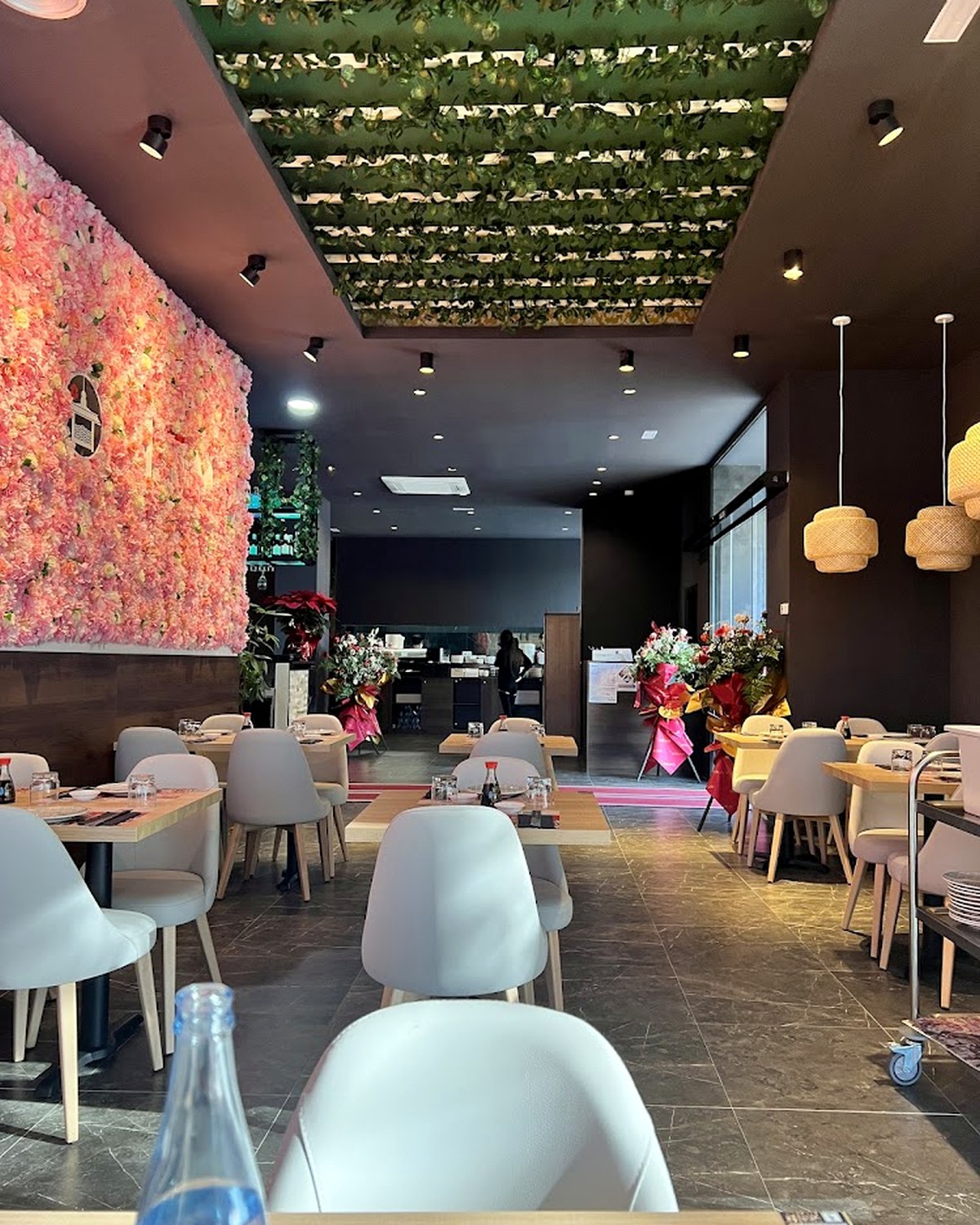 Interior del restaurante Homu en Sabadell